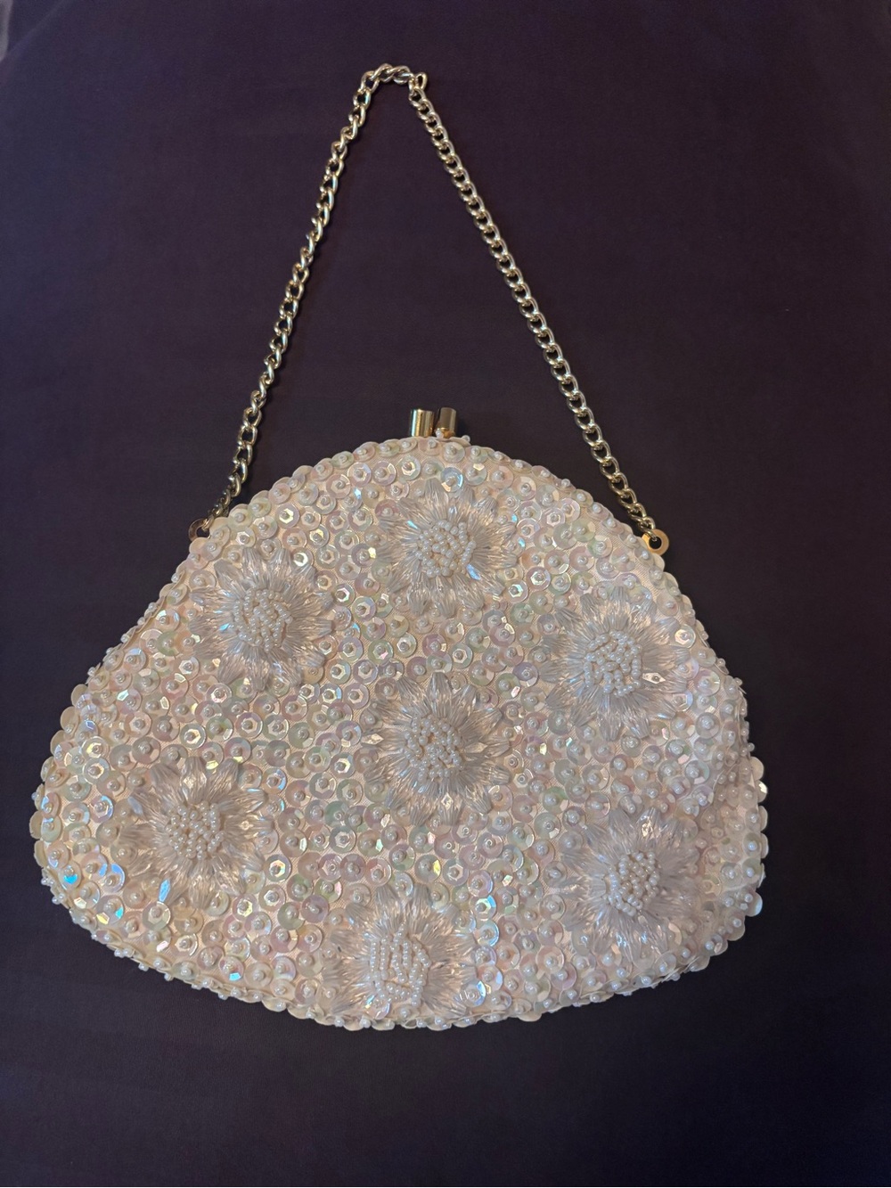 1960s Vintage Pearlescent Beaded Evening Clutch - White